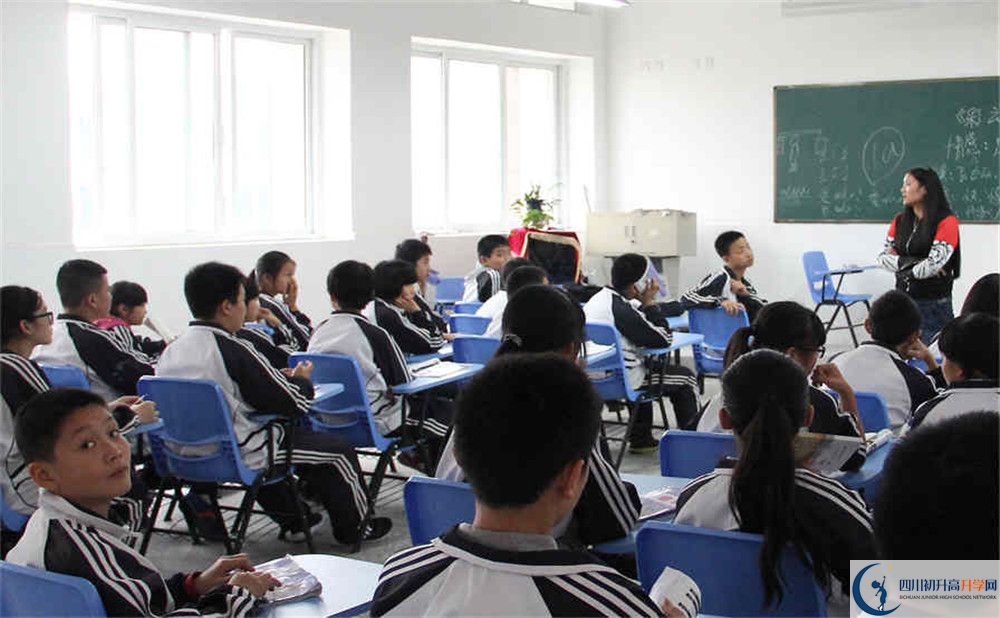 金牛中學地址在哪里？