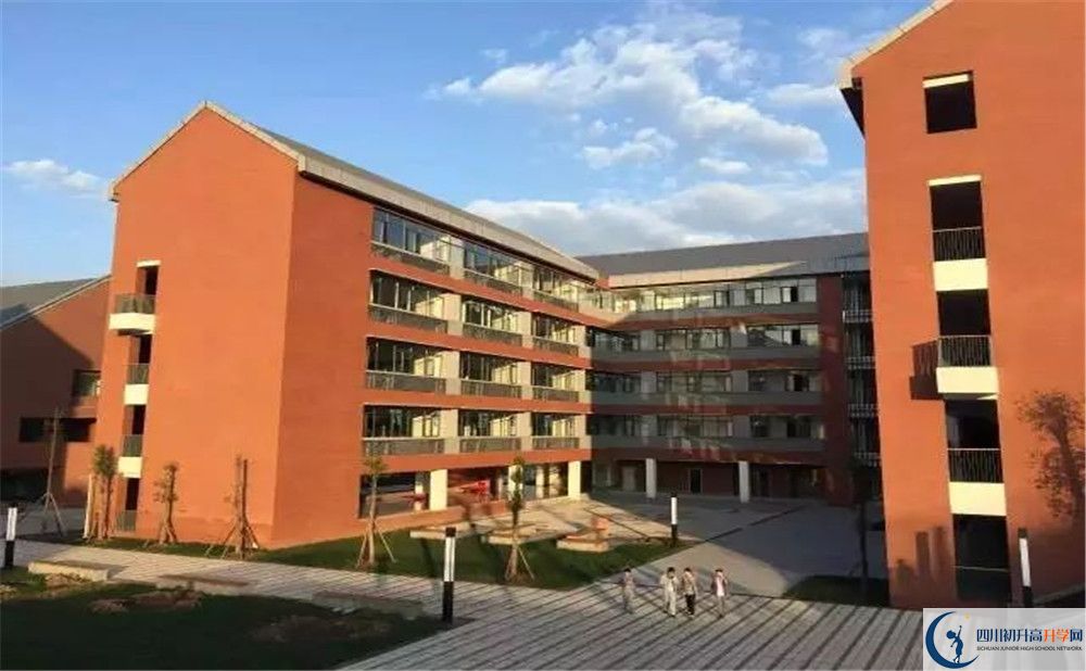 成都七中嘉祥外國語學校2020年高一入學考試時間是多久？
