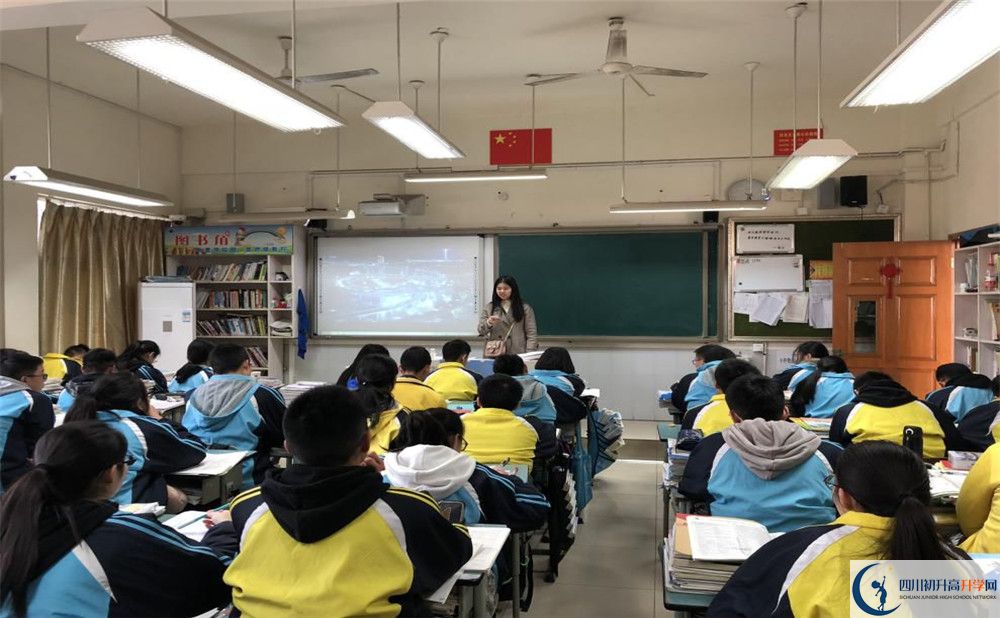 養(yǎng)馬中學(xué)住宿費(fèi)用是多少？