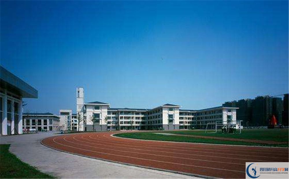都江堰外國語實驗學(xué)校的高中住宿怎么樣？