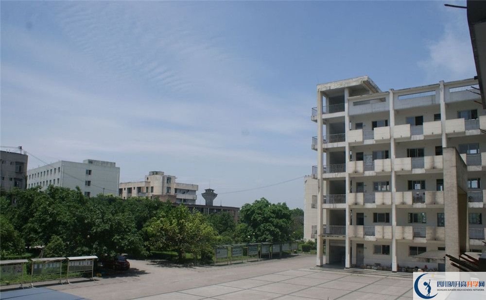 高埂中學(xué)平行班與實(shí)驗(yàn)班差多少？