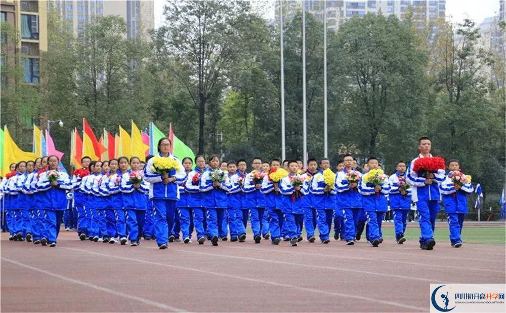 成都石室中學(xué)實驗班學(xué)費貴嗎？