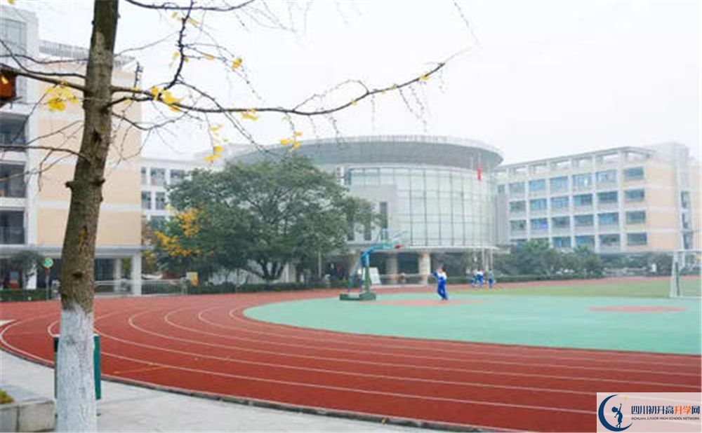 成都十二中（四川大學附屬中學）補課嗎？