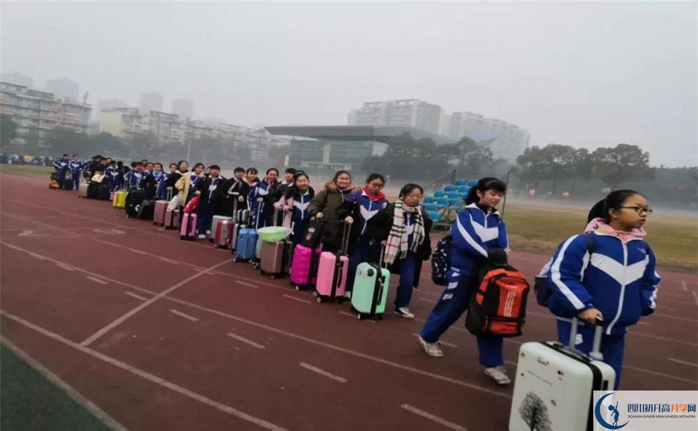 成都華西中學(xué)2020年高考人數(shù)是多少？