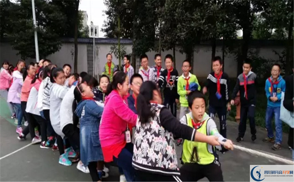 成都市龍泉中學(xué)2020年高考人數(shù)是多少？