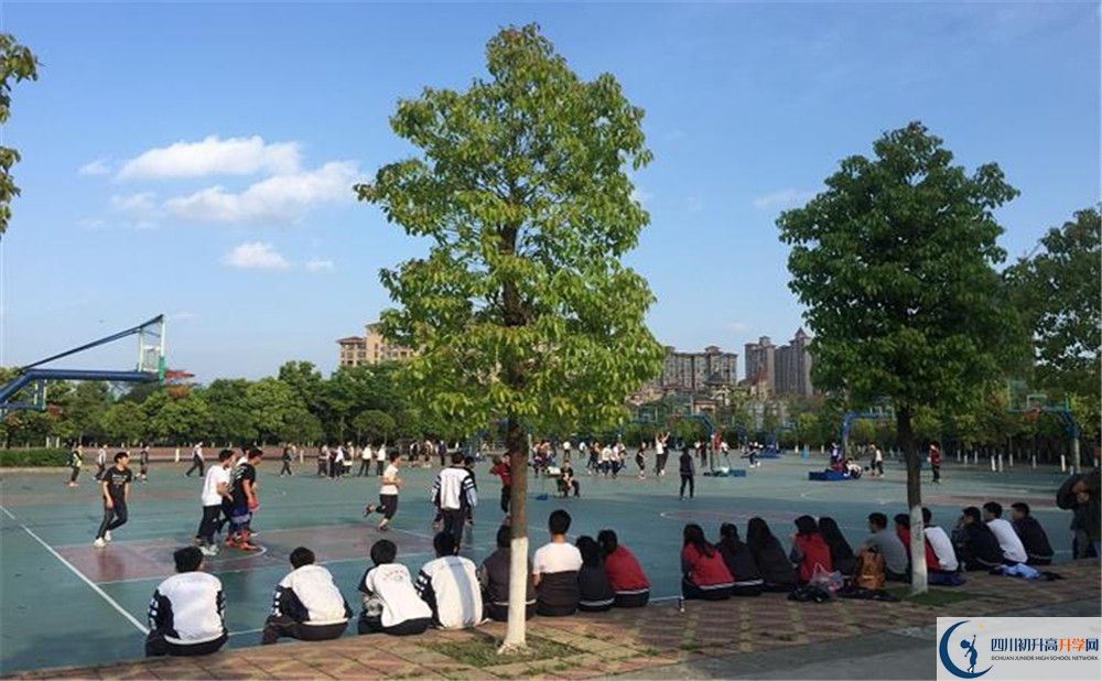 三原外國語學校今年的學費怎么收取，是否變化？