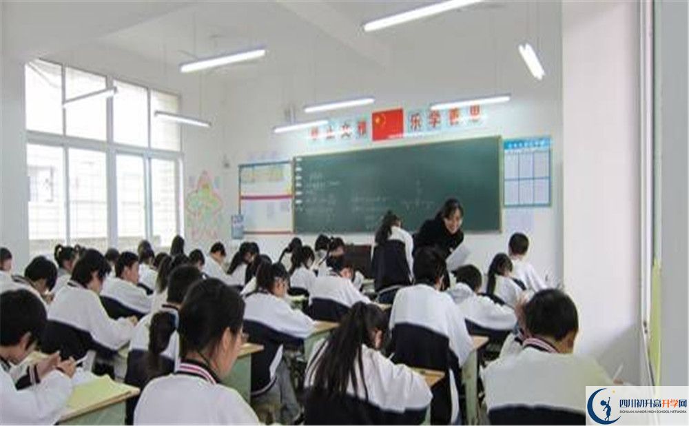 2020年鼎山中學(xué)初升高考試時間是否有調(diào)整？