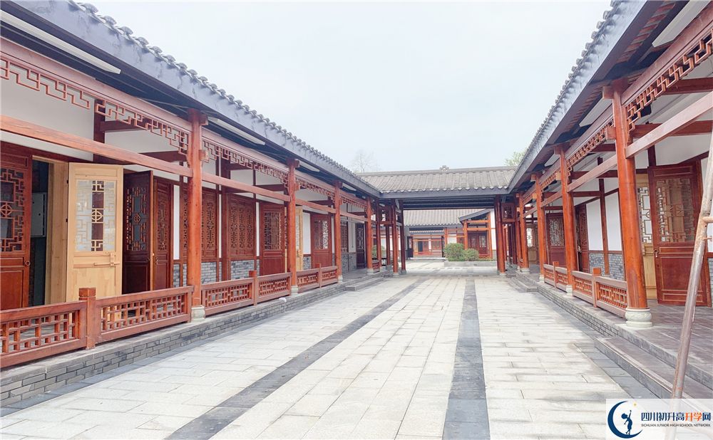 成都綿實外國語學(xué)校2020年學(xué)費多少？
