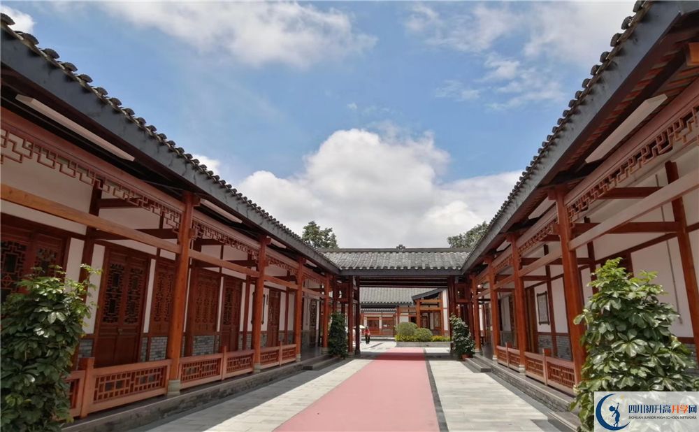 綿實外國語學(xué)校2020年學(xué)費(fèi)多少錢？