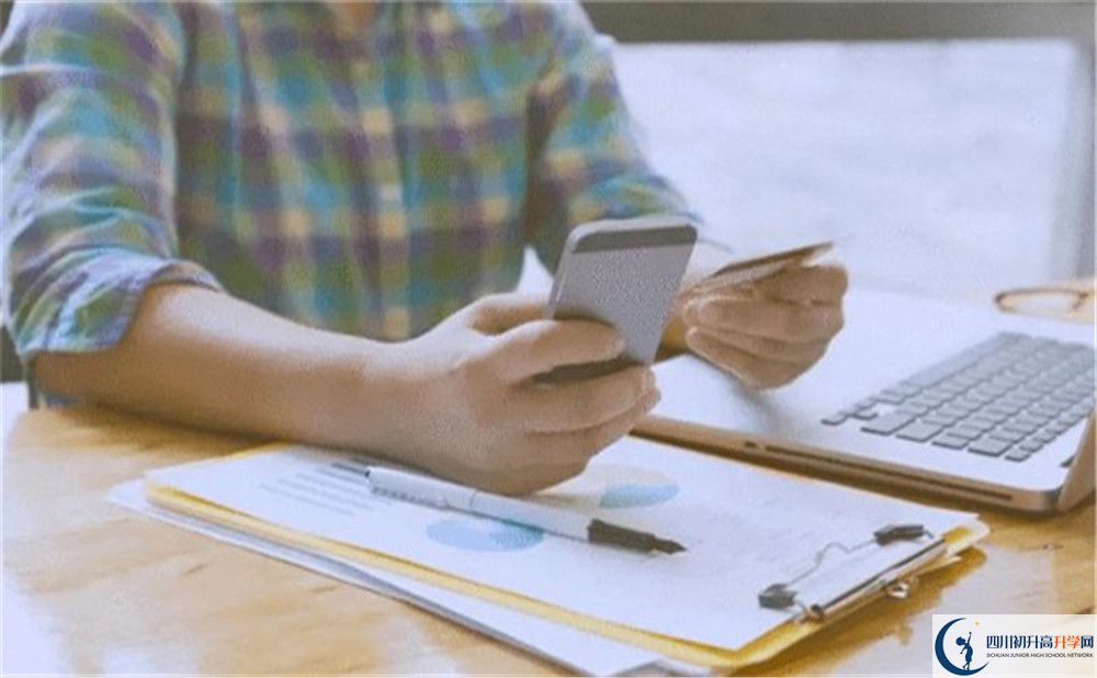 成都市西北中學(xué)初升高招生電話是多少？
